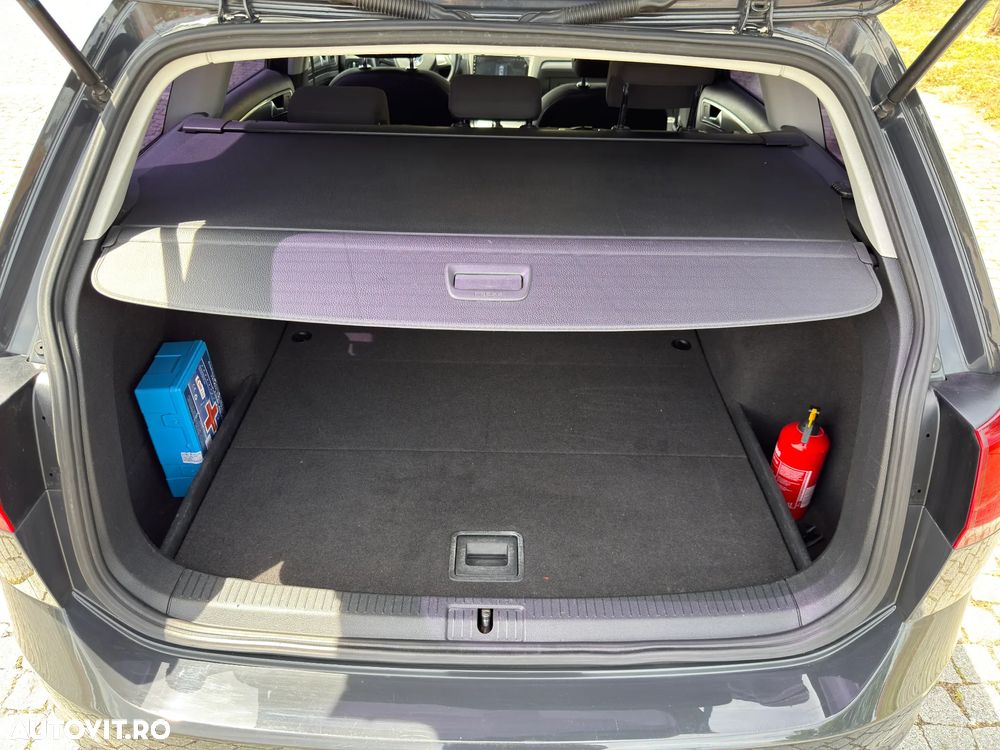 Volkswagen Golf 1.2 TSI BMT Comfortline - 24