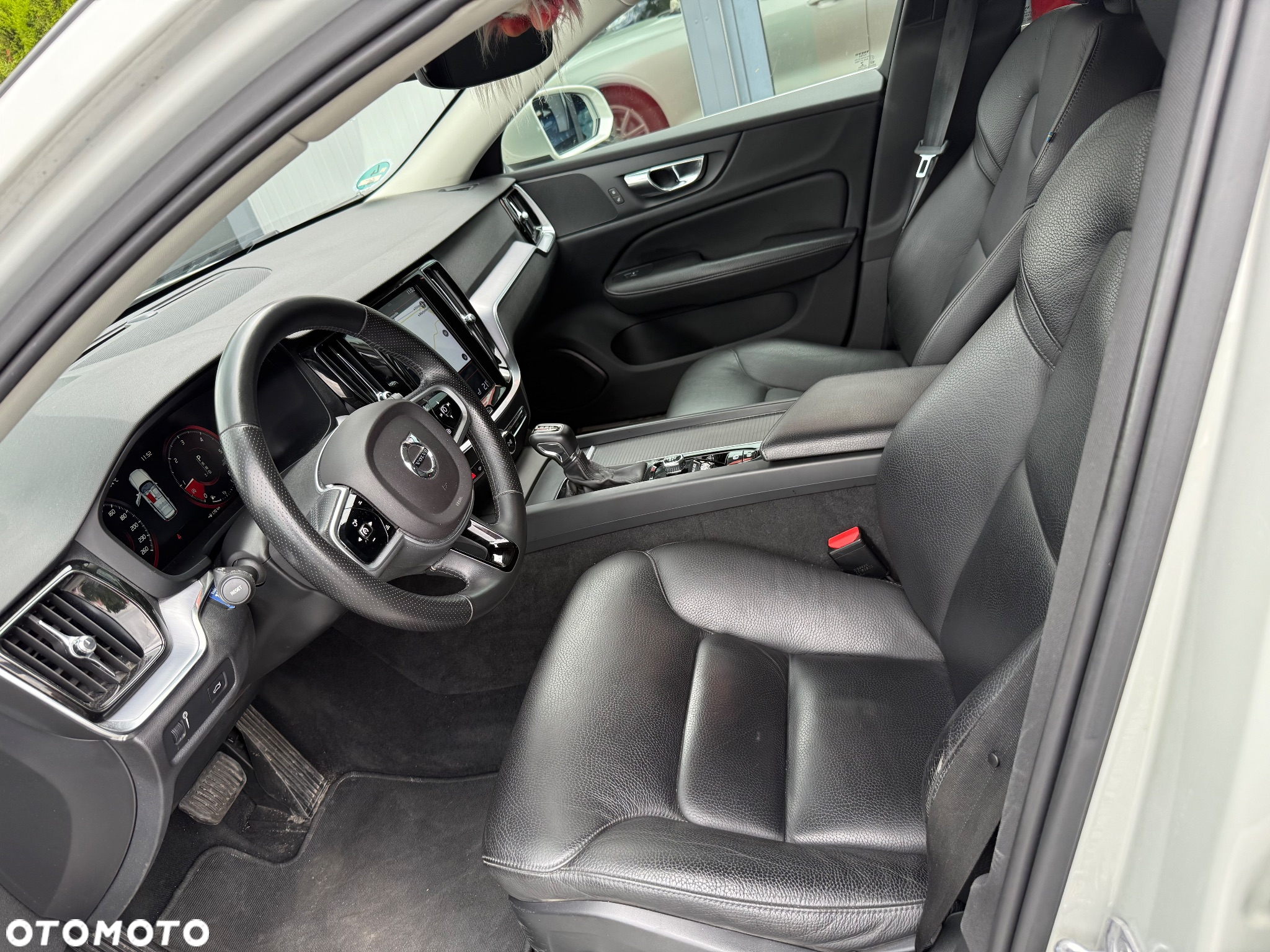Volvo V60 D4 AWD Momentum Pro - 30