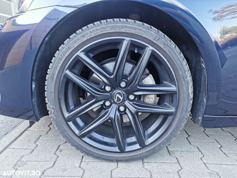 Lexus Seria IS Luxury Line - 24