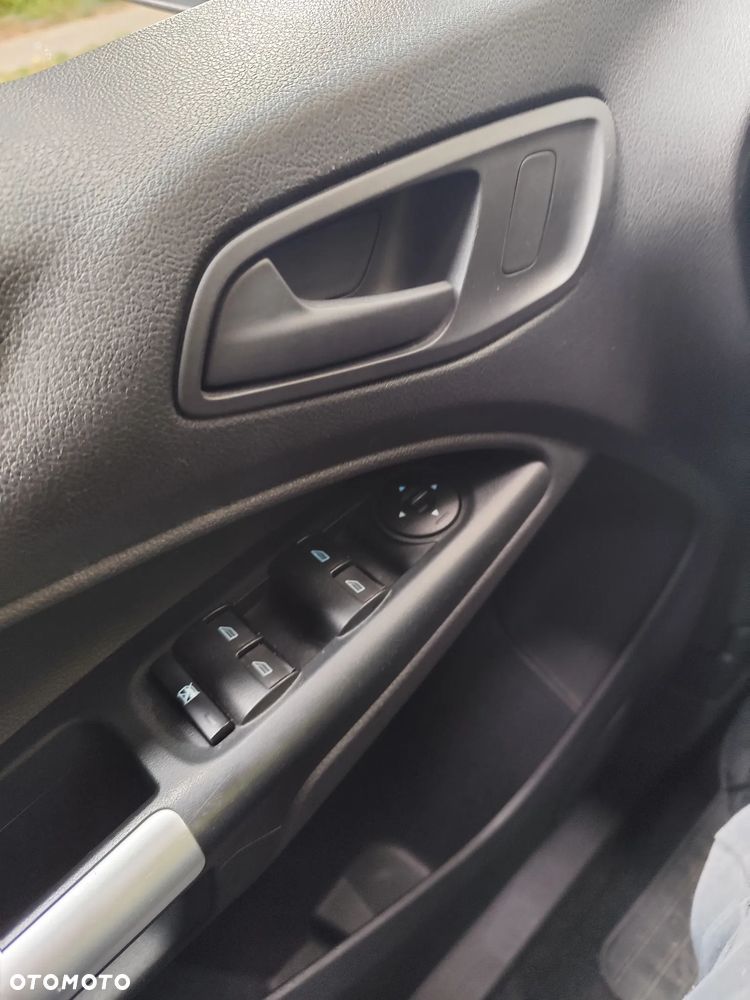 Ford Tourneo Connect Grand - 15
