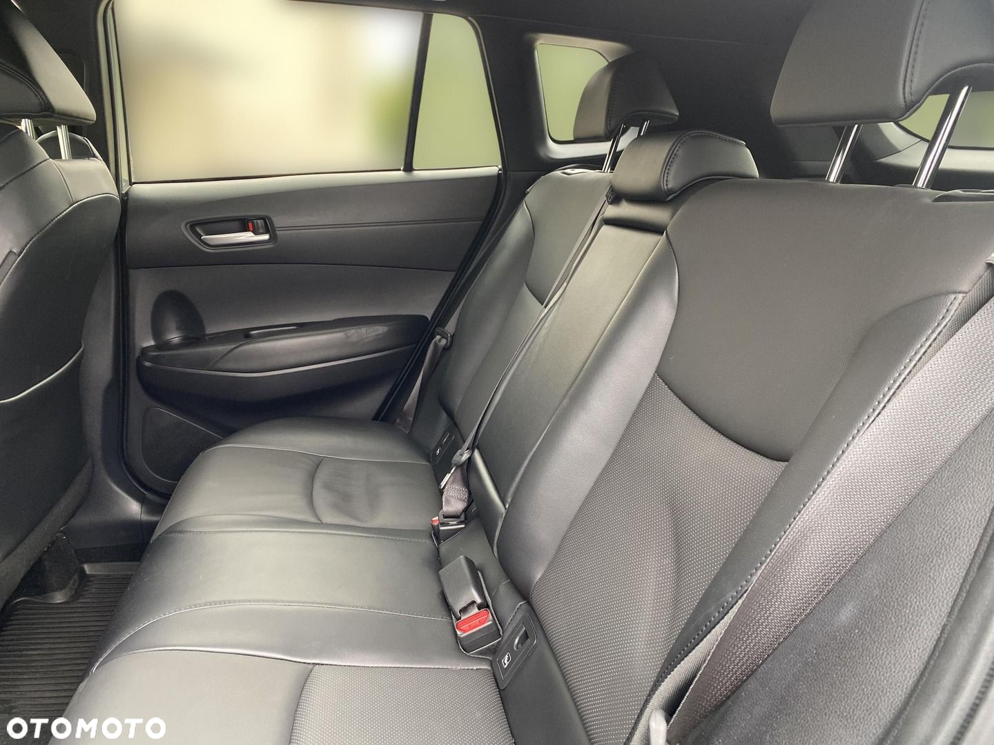 Toyota Corolla Cross 2.0 Hybrid Executive - 13