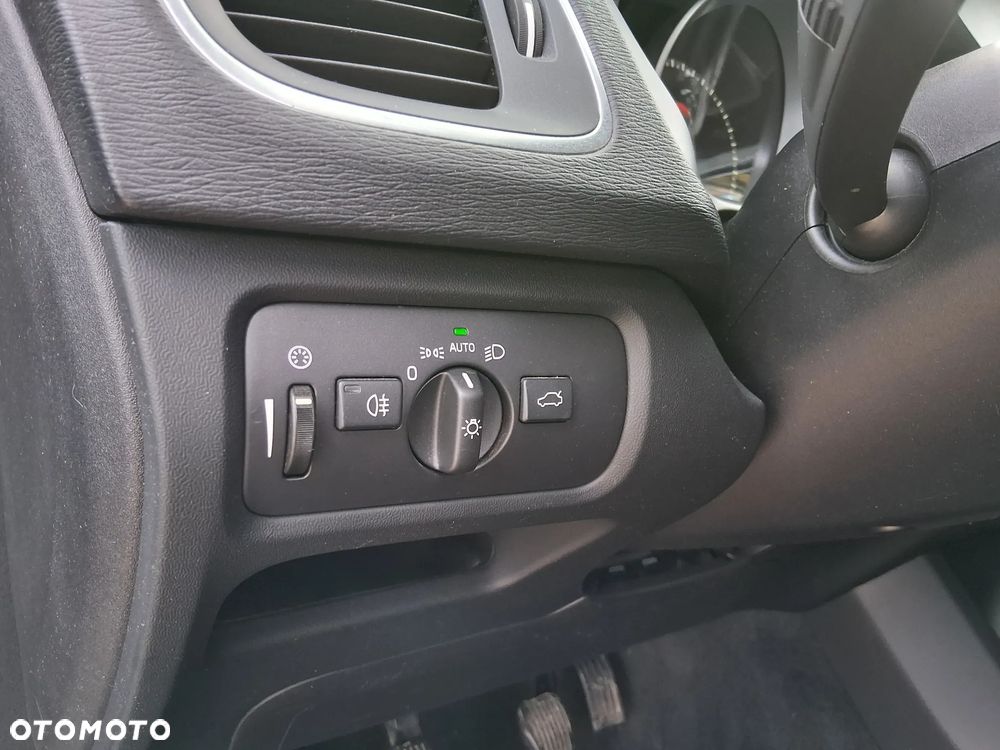 Volvo V40 D2 Inscription - 17