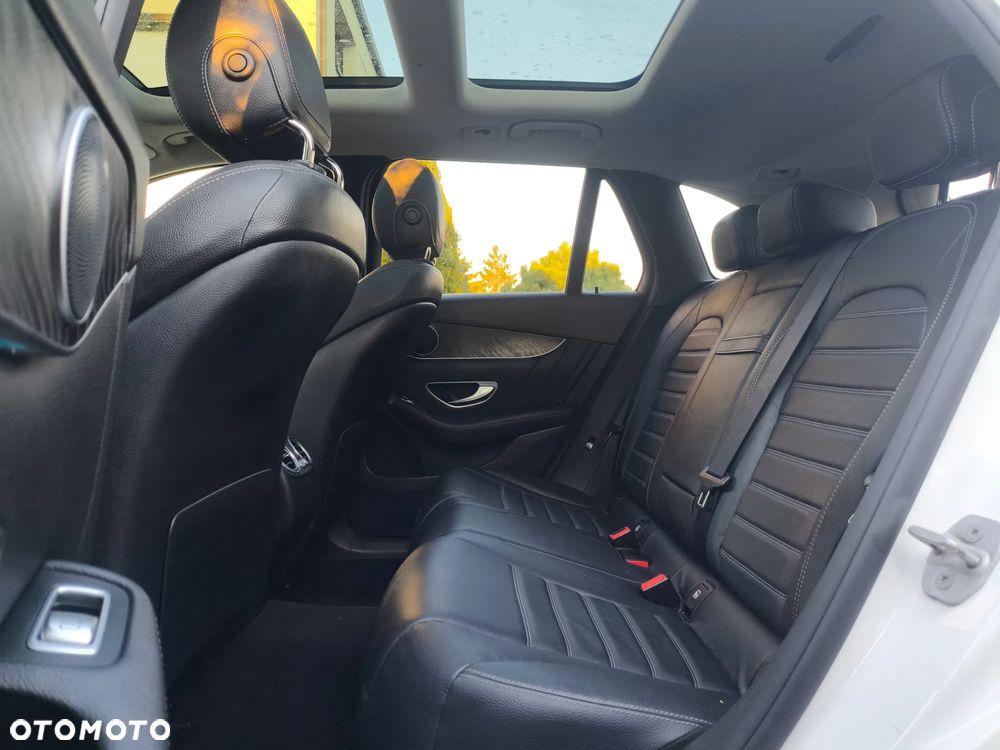 Mercedes-Benz GLC 250 d 4Matic 9G-TRONIC AMG Line - 26