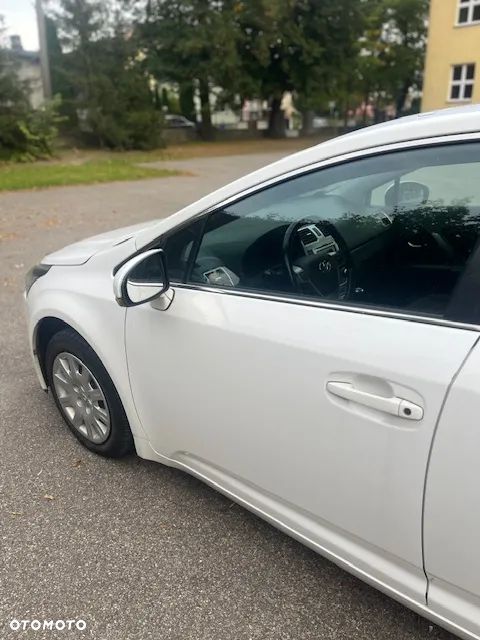 Toyota Avensis 1.6 Premium - 5