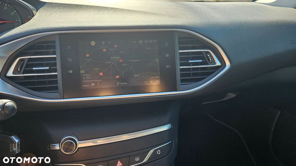 Peugeot 308 1.2 PureTech GPF Allure S&S - 4