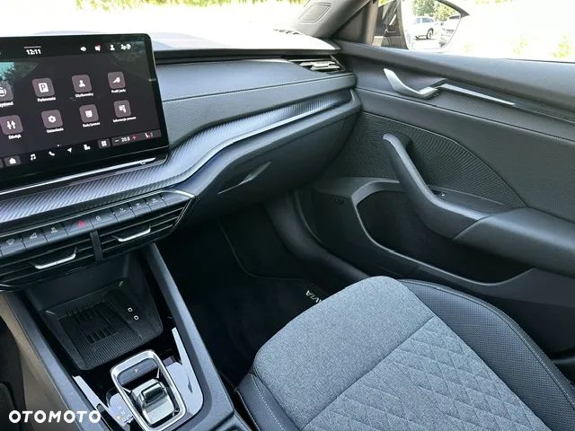 Skoda Octavia 2.0 TDI Sportline DSG - 22
