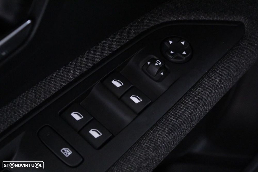 Peugeot 3008 1.2 PureTech Active Pack - 20