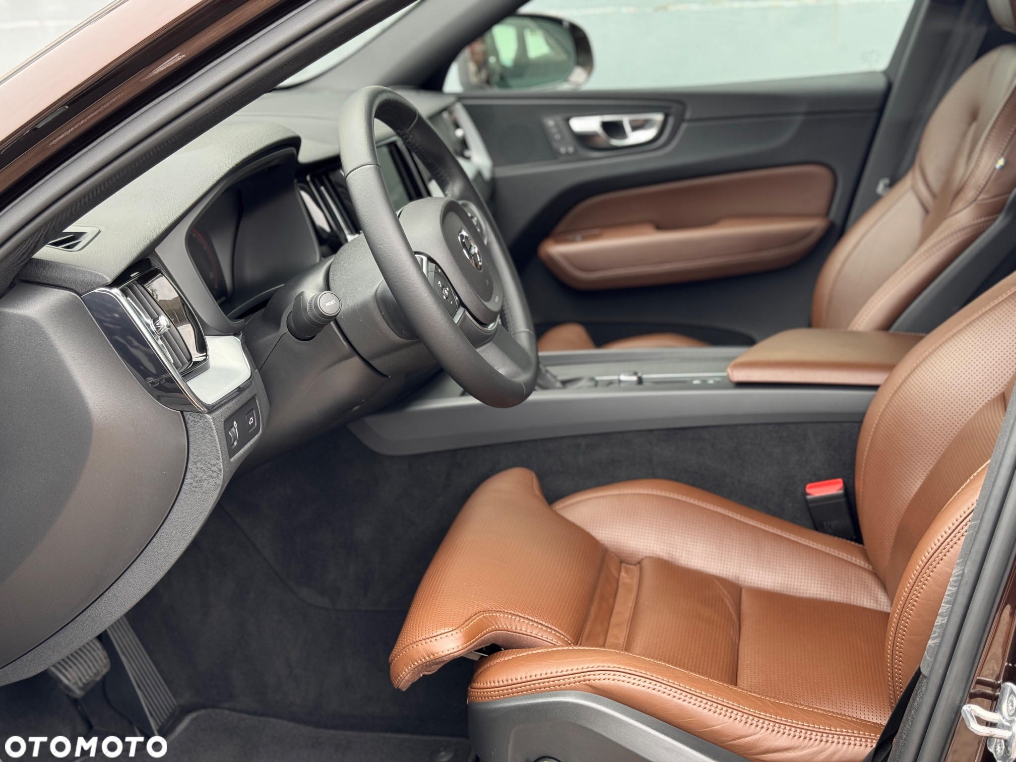 Volvo XC 60 T5 AWD Momentum Pro - 19