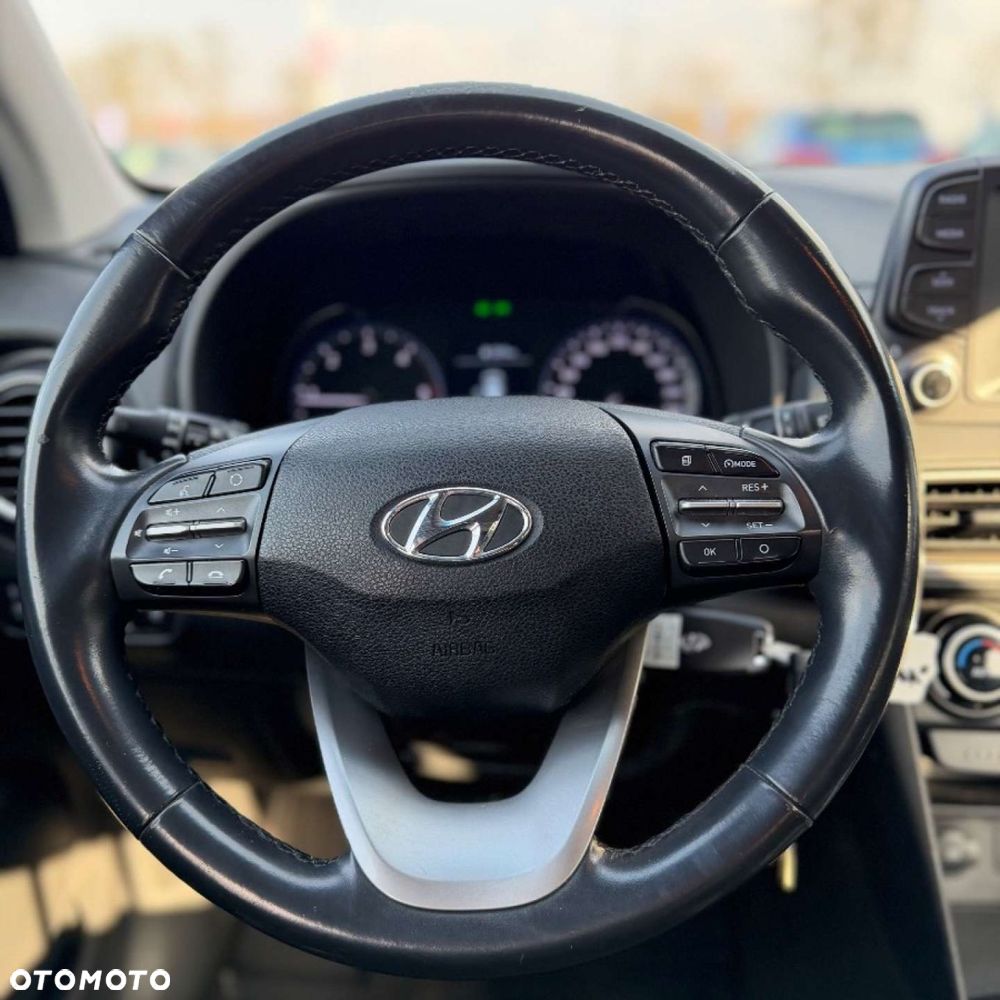Hyundai Kona - 32