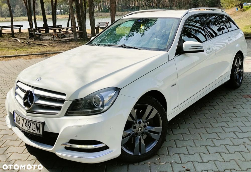 Mercedes-Benz Klasa C 300 CDI BlueEff 4-Matic Avantgarde - 1