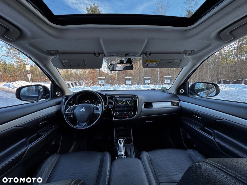 Mitsubishi Outlander 2.0 4WD Top - 16