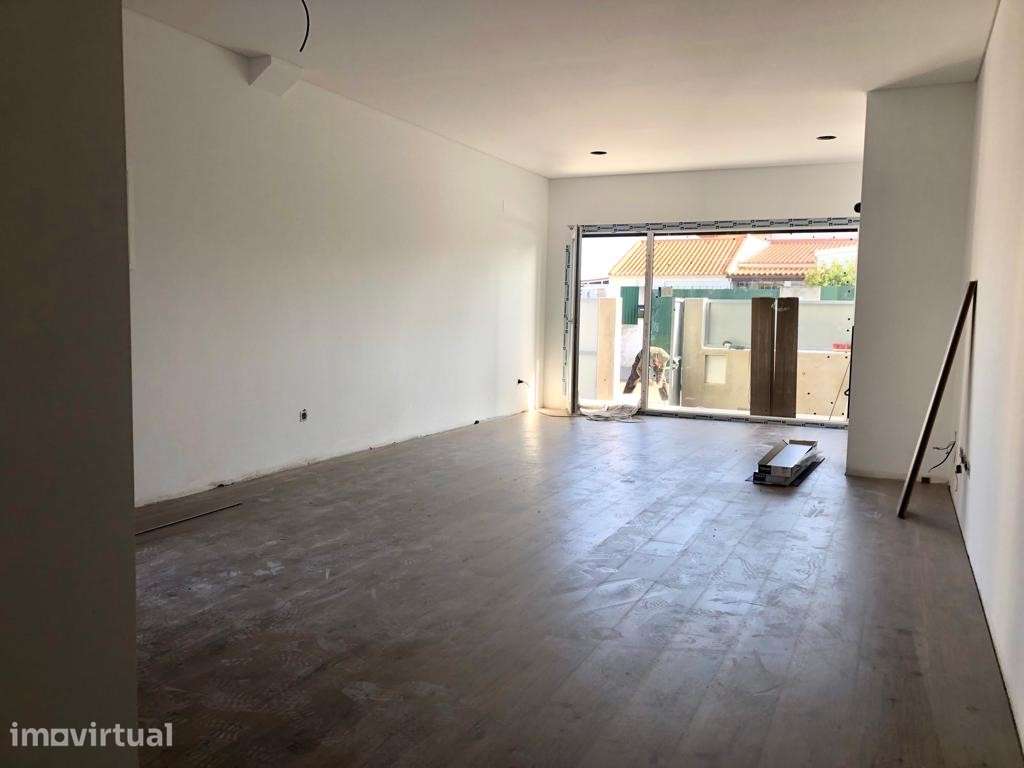 Casas, Moradia Geminada T3 em Fernão Ferro - Grande imagem: 5/16