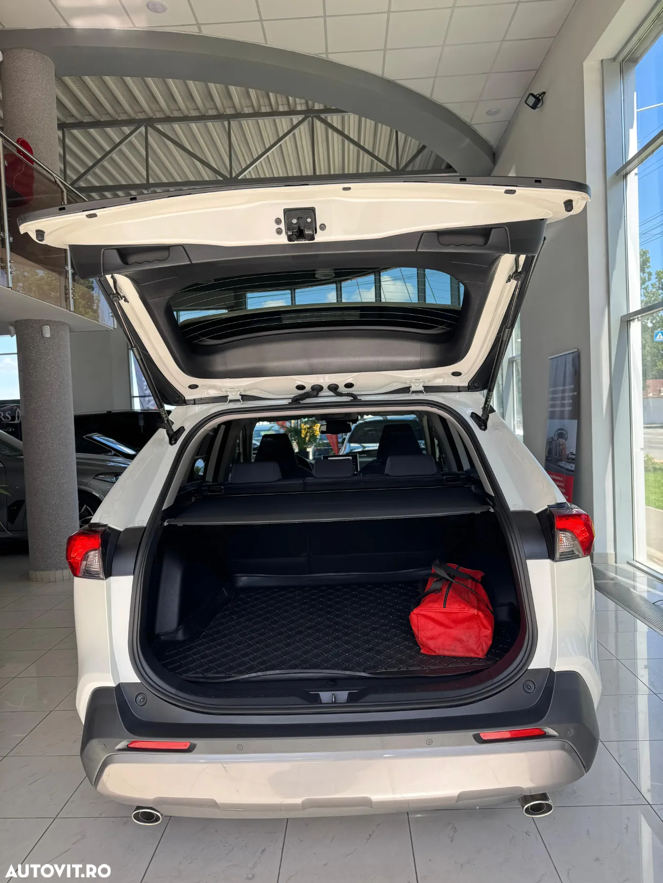 Toyota RAV4 - 8