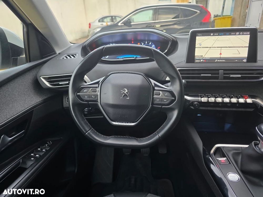 Peugeot 3008 1.2 PureTech S&S BVM6 Allure - 20