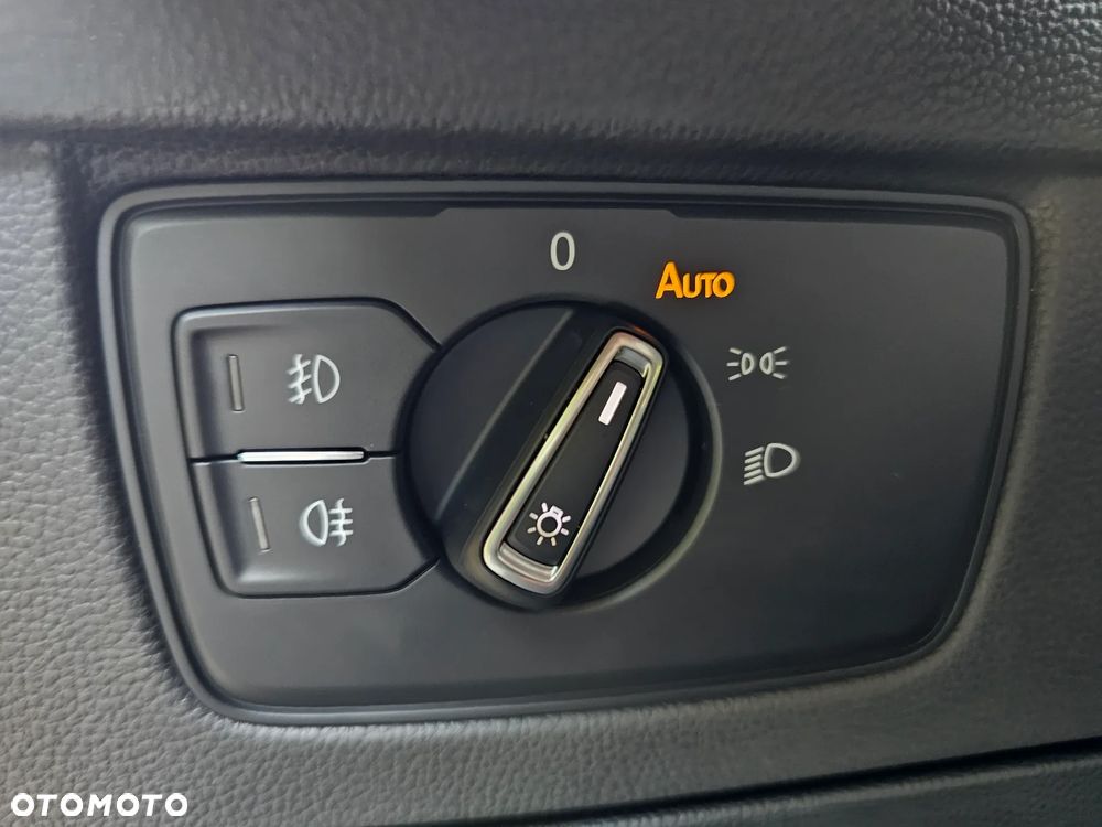 Volkswagen Passat - 29