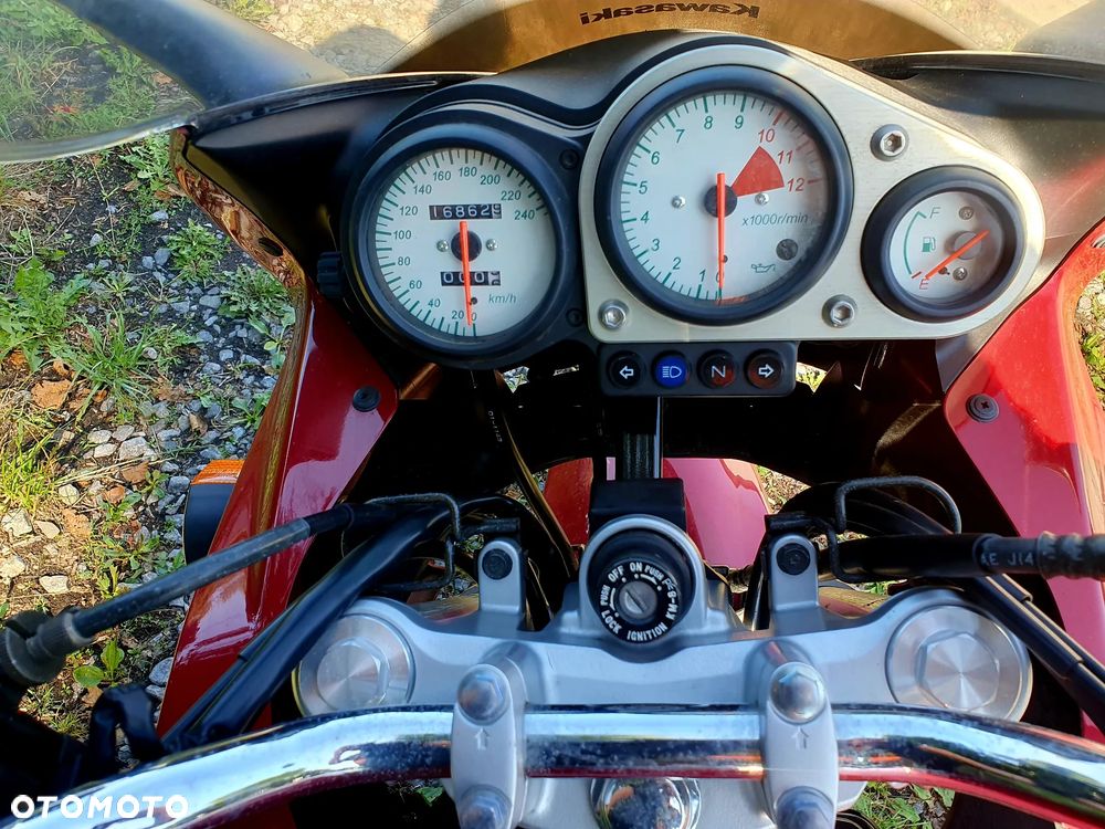 Kawasaki ZR - 12
