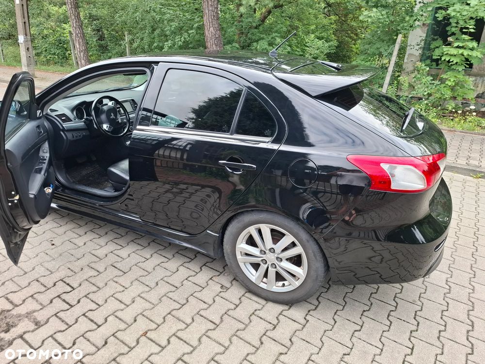 Mitsubishi Lancer 1.8 CVT Intense - 3