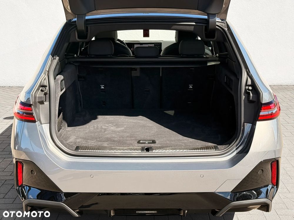 BMW Seria 5 540d xDrive - 14