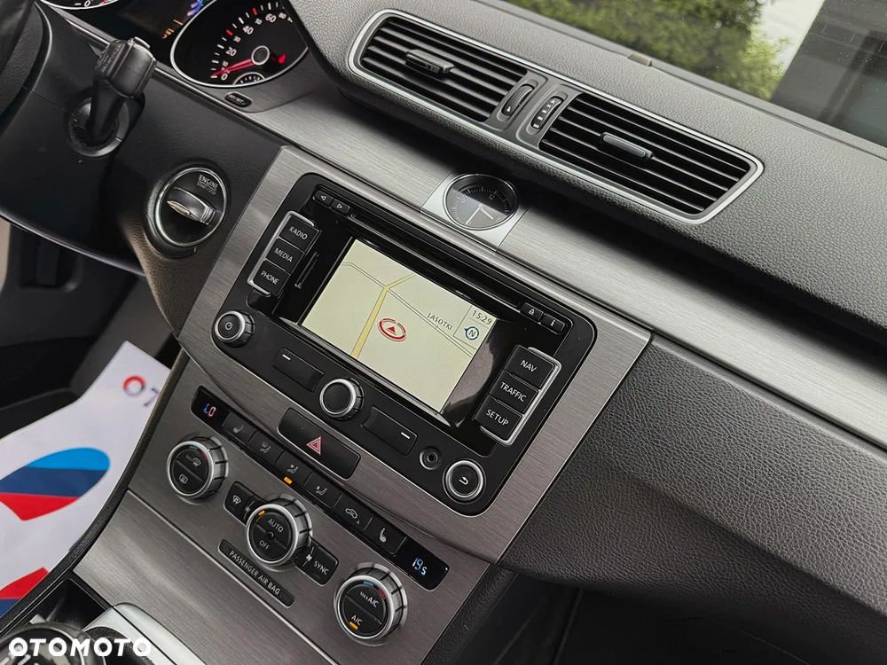 Volkswagen Passat 2.0 TDI Highline - 18