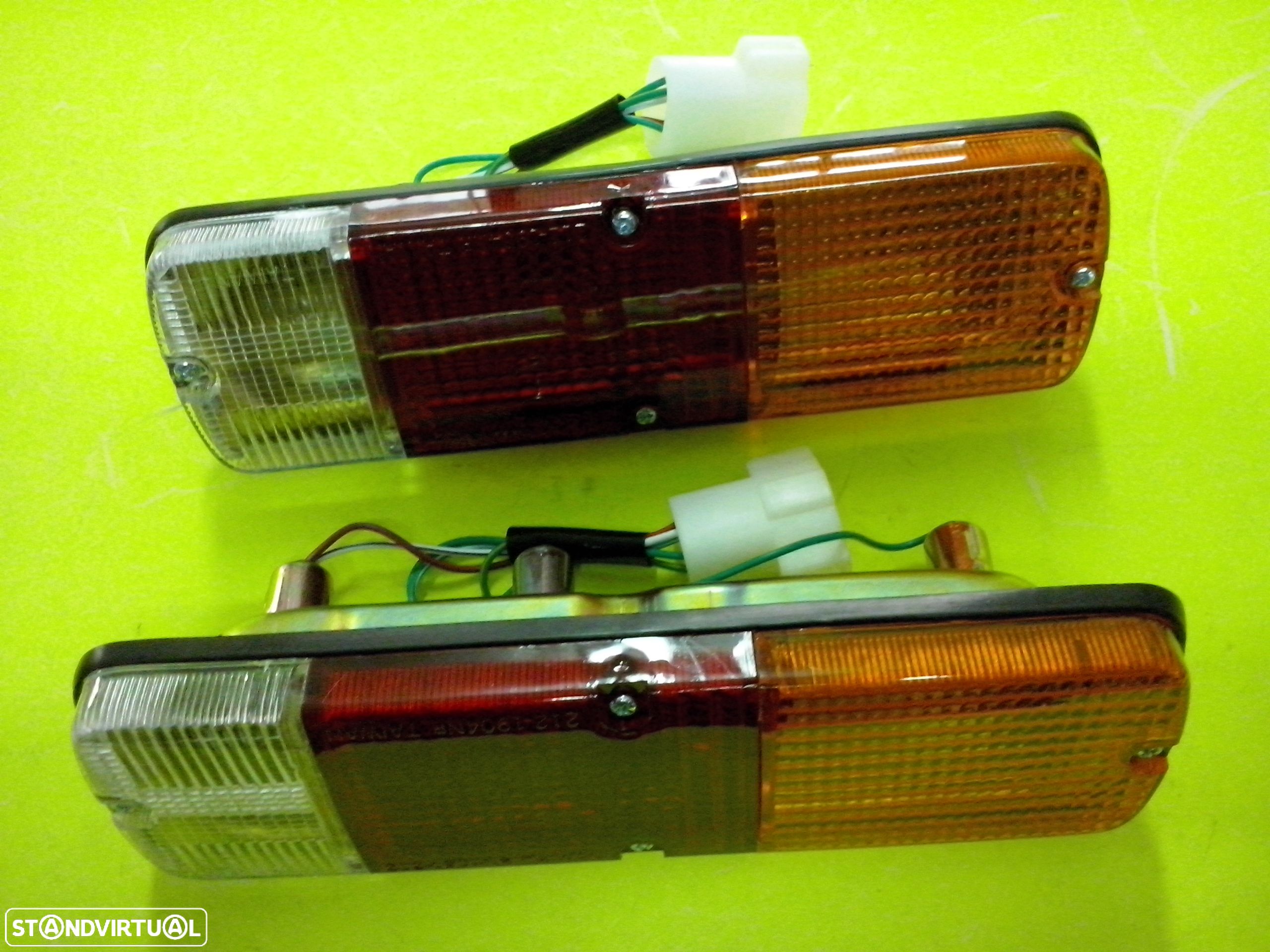 Farolins traseiros Toyota Land Cruiser BJ40 Hiace LH11 Hilux NOVOS - 1