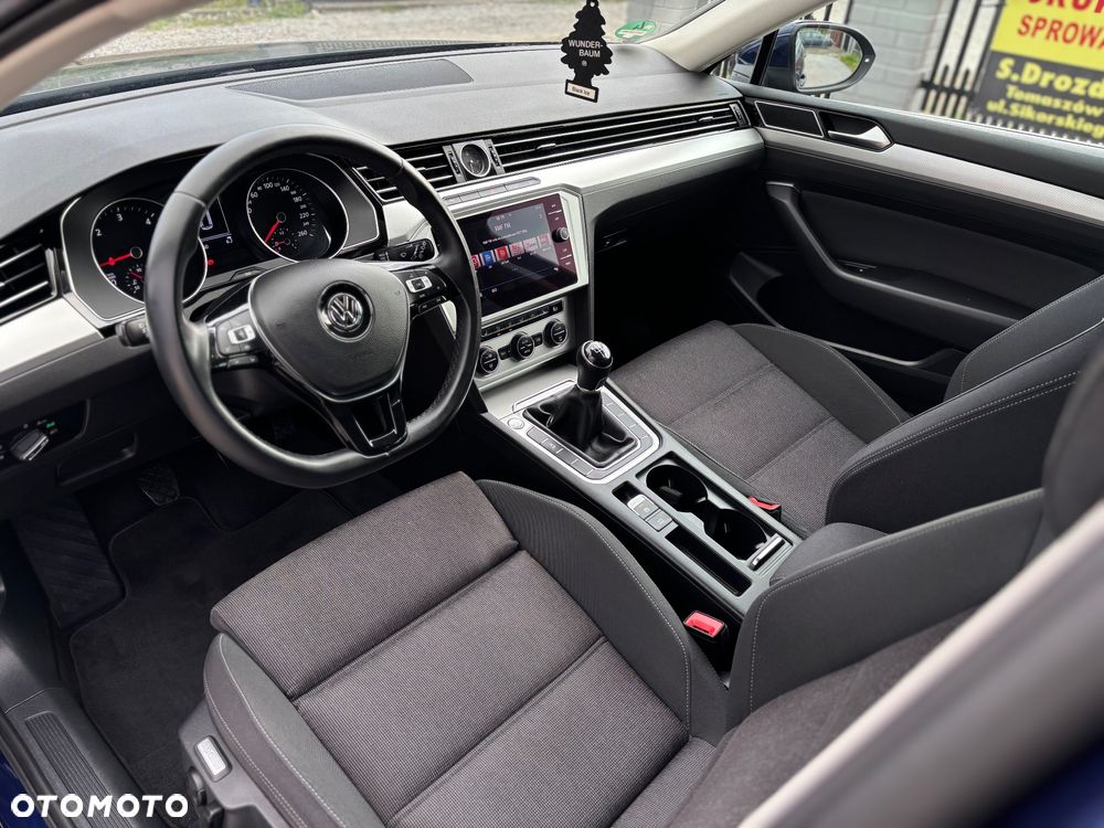 Volkswagen Passat - 7