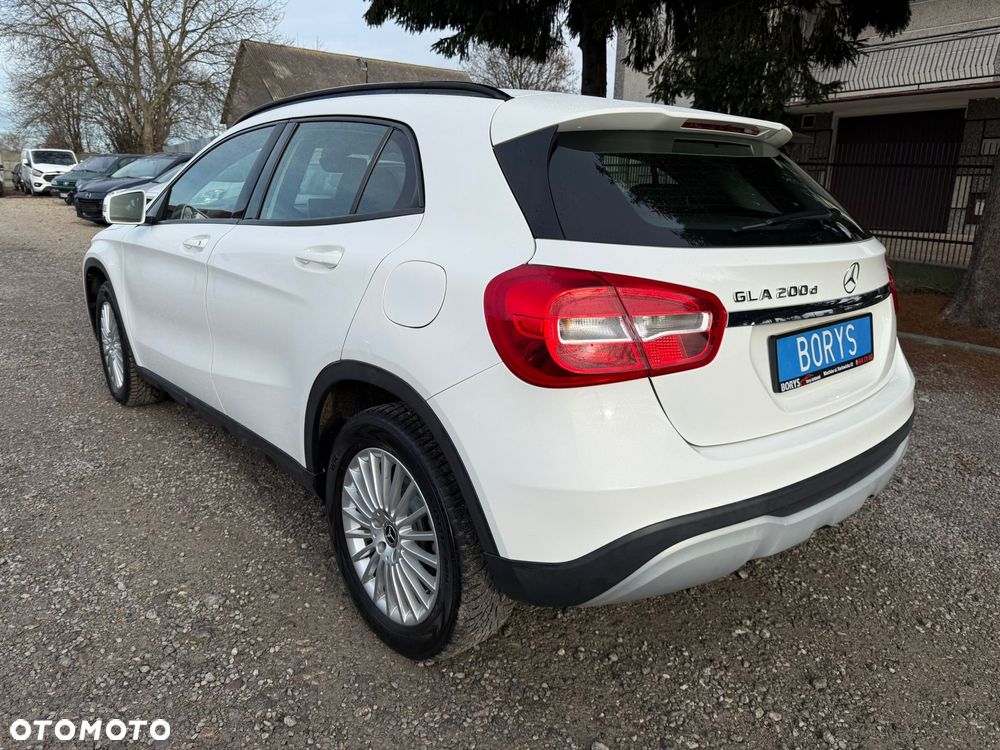 Mercedes-Benz GLA 200 d 7G-DCT Style - 8