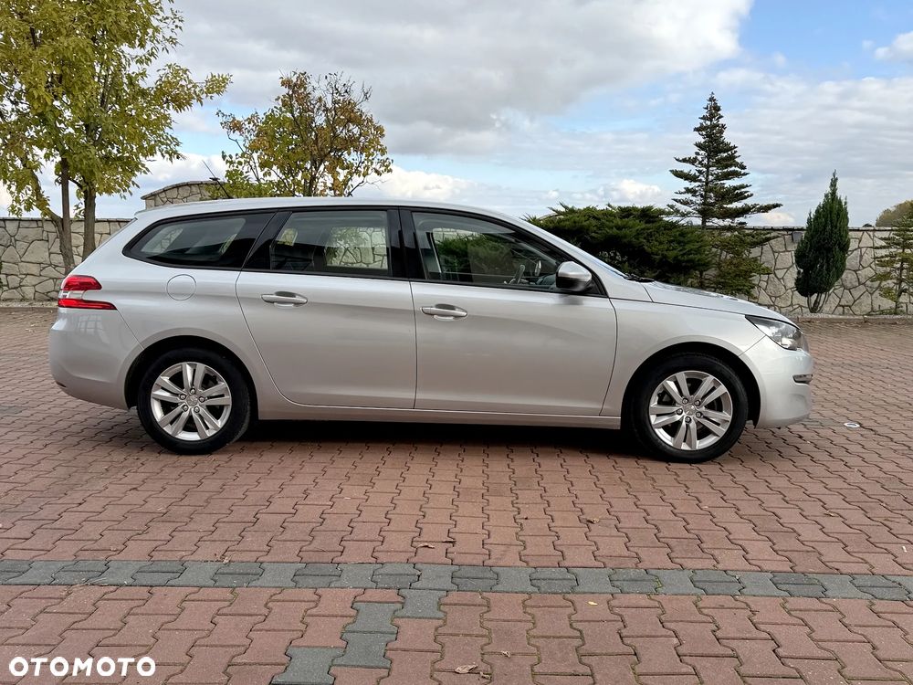 Peugeot 308 - 8