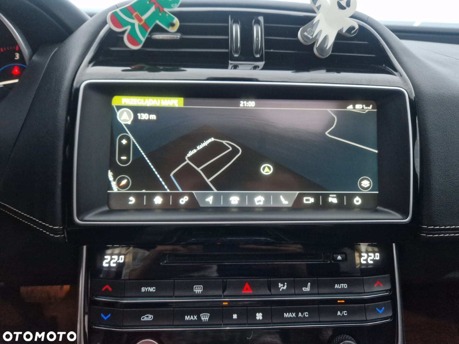 Jaguar XE 2.0 D R-Sport - 23