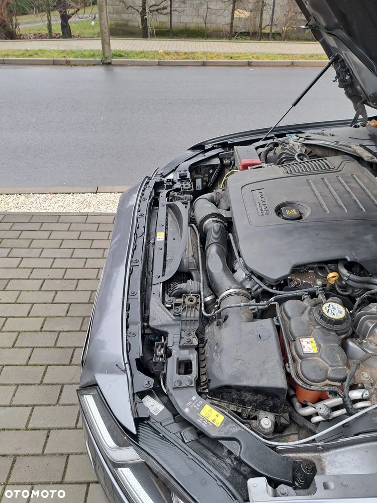 Jaguar XF D200 R-Dynamic HSE - 11