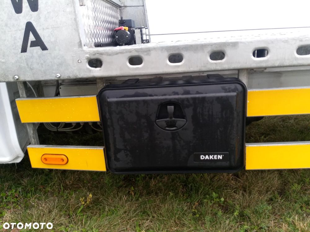 Mercedes-Benz Sprinter - 13
