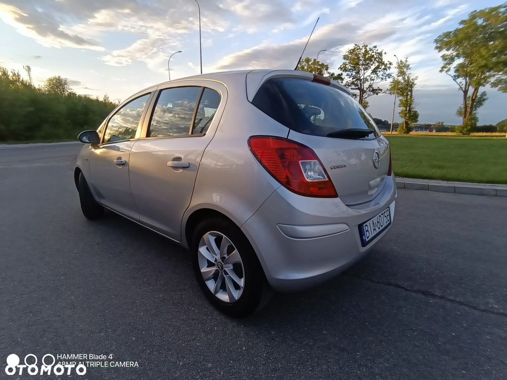 Opel Corsa 1.2 16V Cosmo - 5