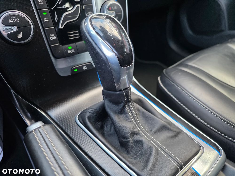 Volvo V40 D4 Drive-E R-Design Kinetic - 35