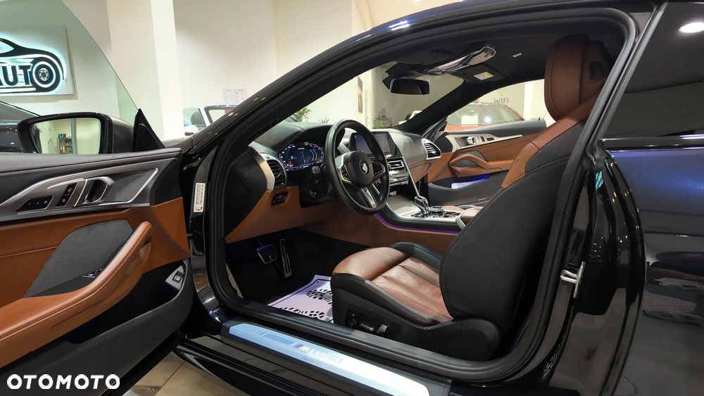 BMW Seria 8 M850i xDrive - 25