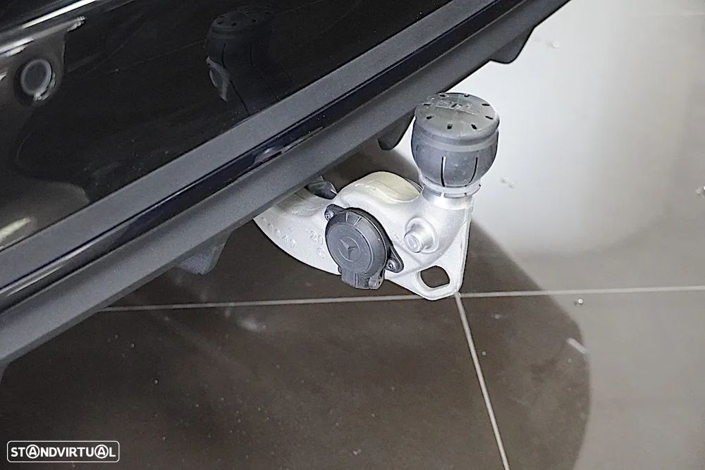 Mercedes-Benz C 300 e AMG Line - 2