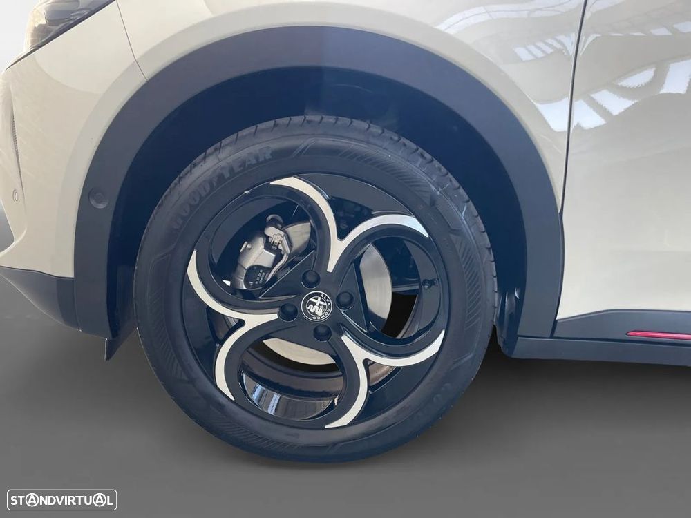 Alfa Romeo Junior 1.2 Speciale eDCT6 - 16