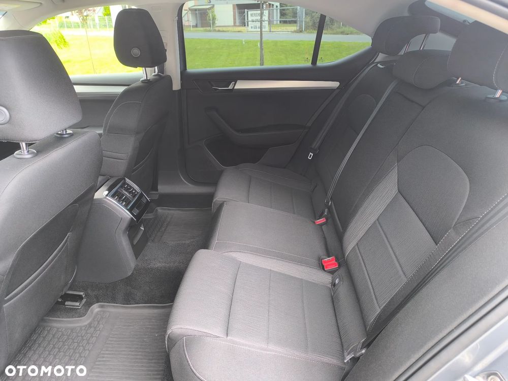 Skoda Superb 1.4 TSI ACT Ambition - 9
