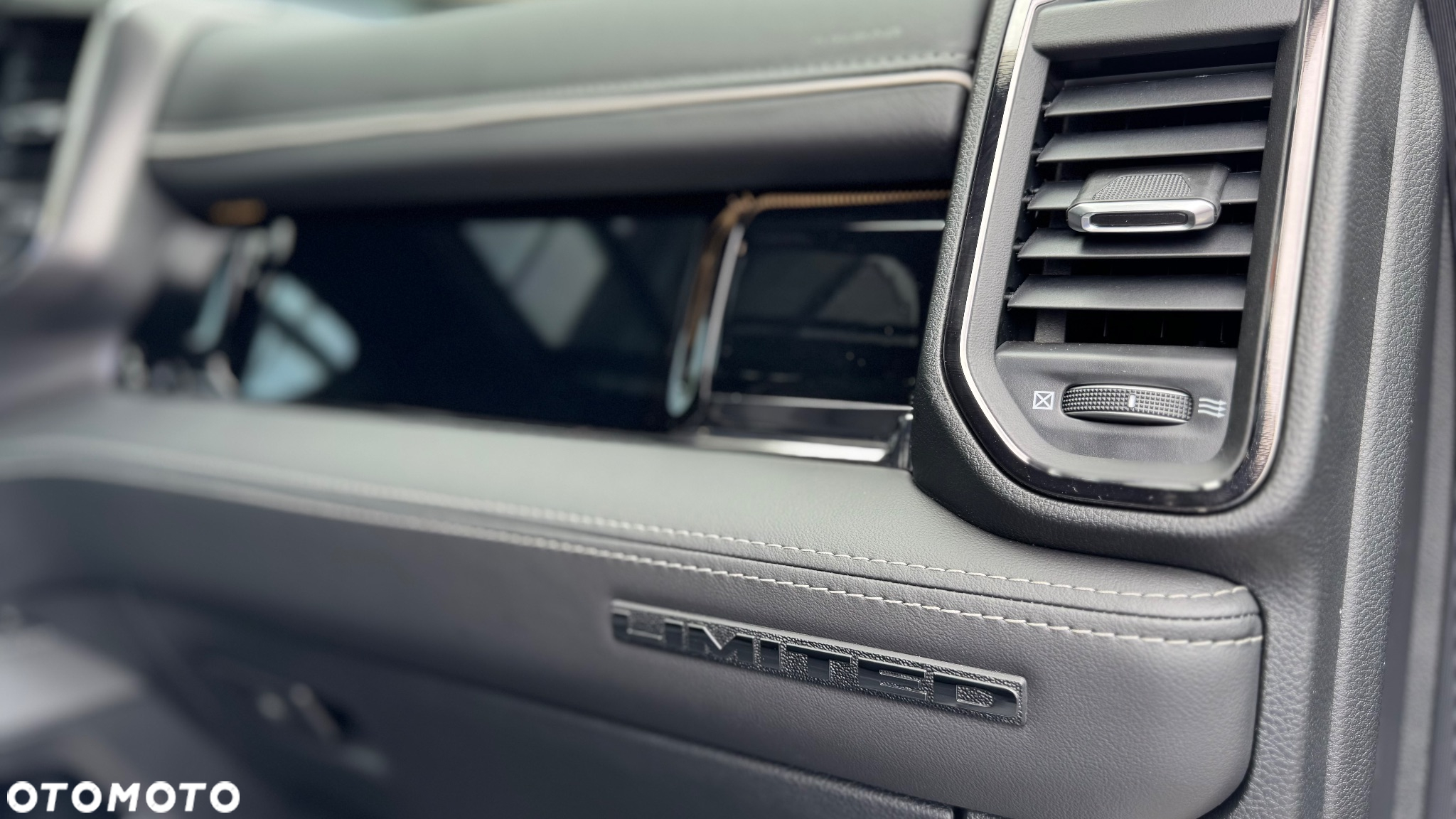 Dodge RAM 1500 5.7 4x4 - 18