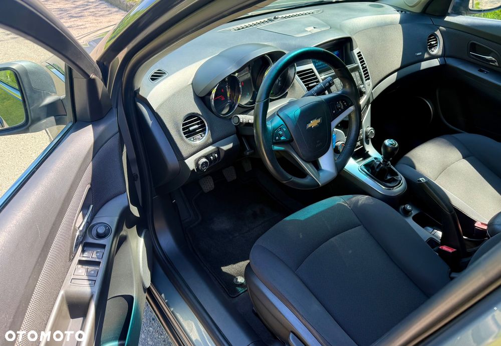 Chevrolet Cruze - 10