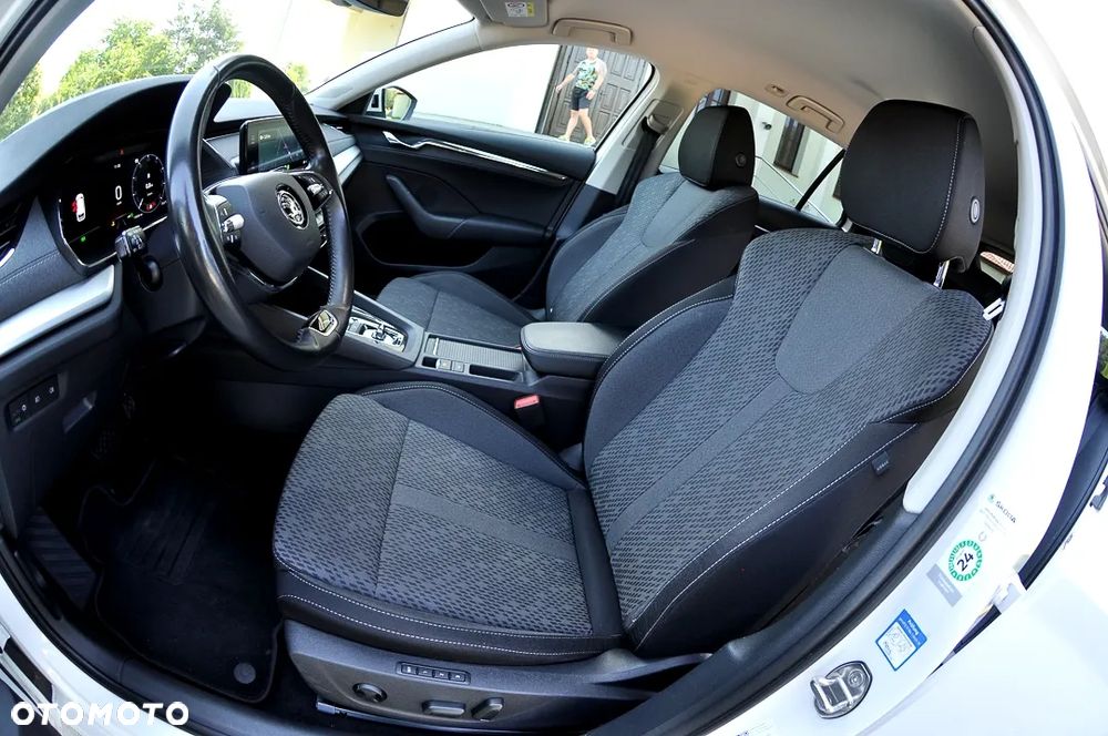 Skoda Octavia 2.0 TDI DSG Style - 23