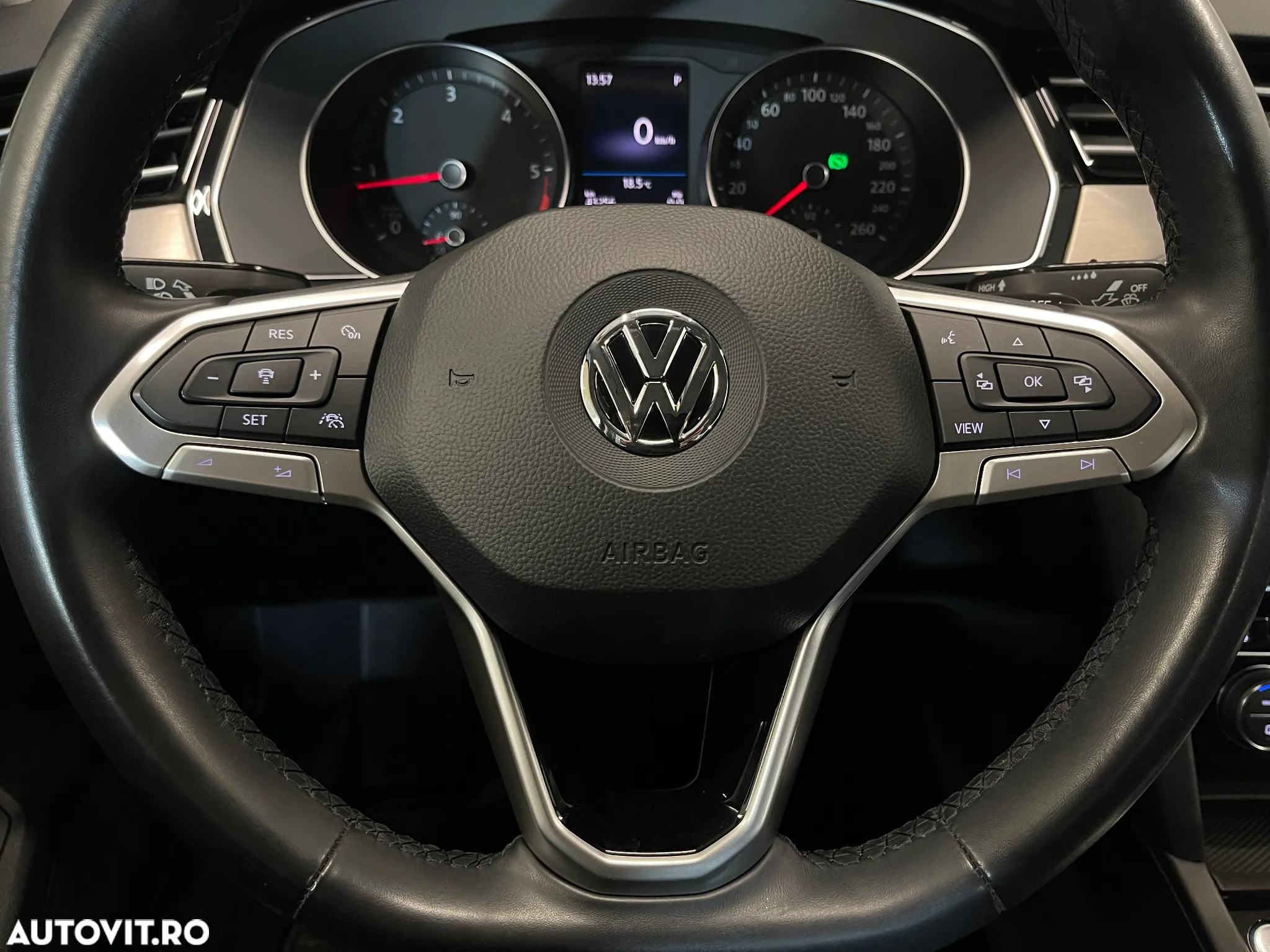 Volkswagen Passat 2.0 TDI DSG Highline - 22