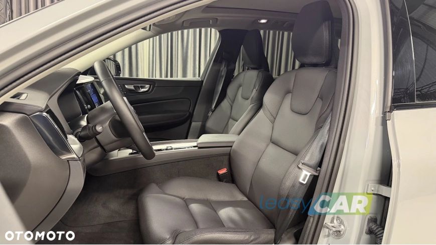 Volvo XC 60 T6 Plug-In Hybrid AWD Ultra Dark - 11