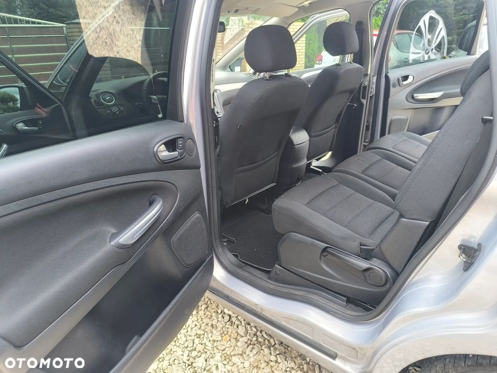 Ford S-Max - 14