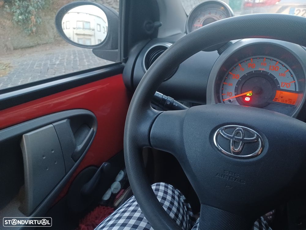 Toyota Aygo 1.0 — fotografia 6