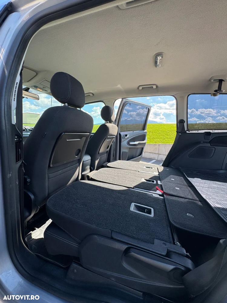 Ford Galaxy - 23
