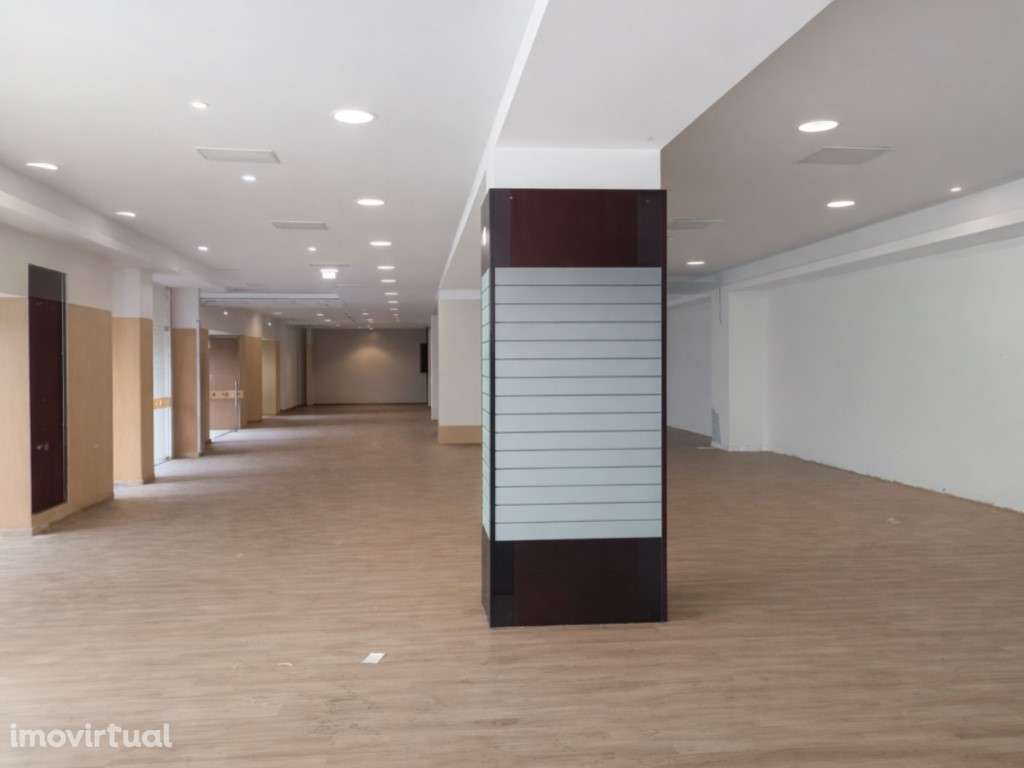 Lojas e escritórios junto ao Auchan Maia - Grande imagem: 2/11