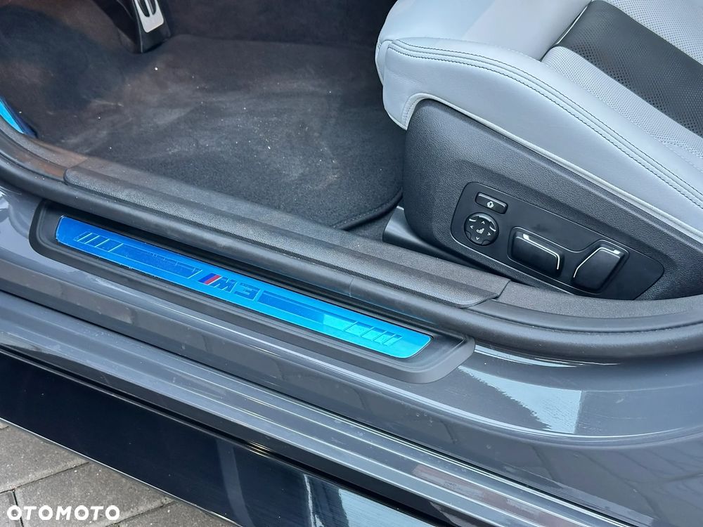 BMW M3 Competition M xDrive - 26