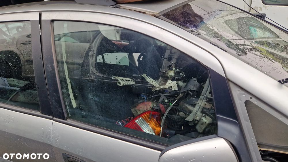 OPEL ZAFIRA A SZYBA DRZWI PRAWY PRZÓD - 1