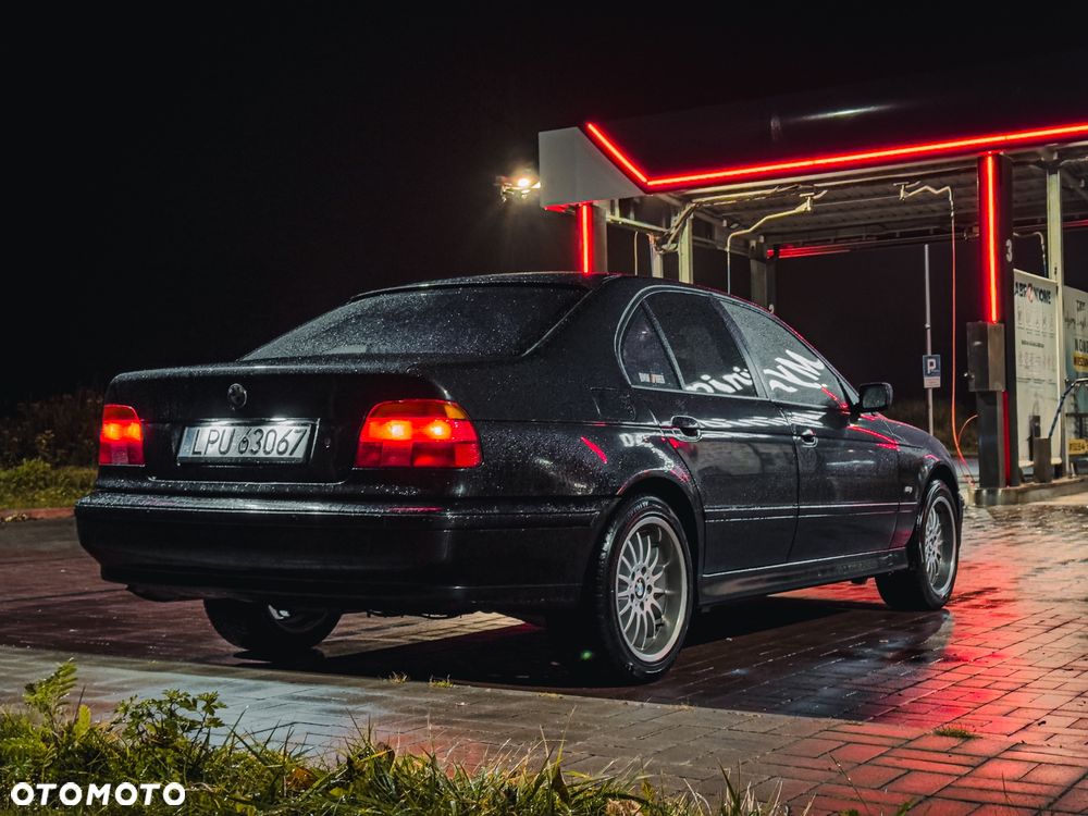 BMW Seria 5 523i - 4