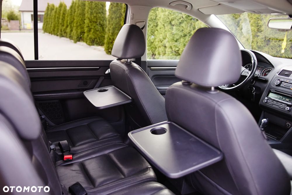 Volkswagen Touran 1.6 TDI DPF BlueMotion Technology DSG Highline - 25