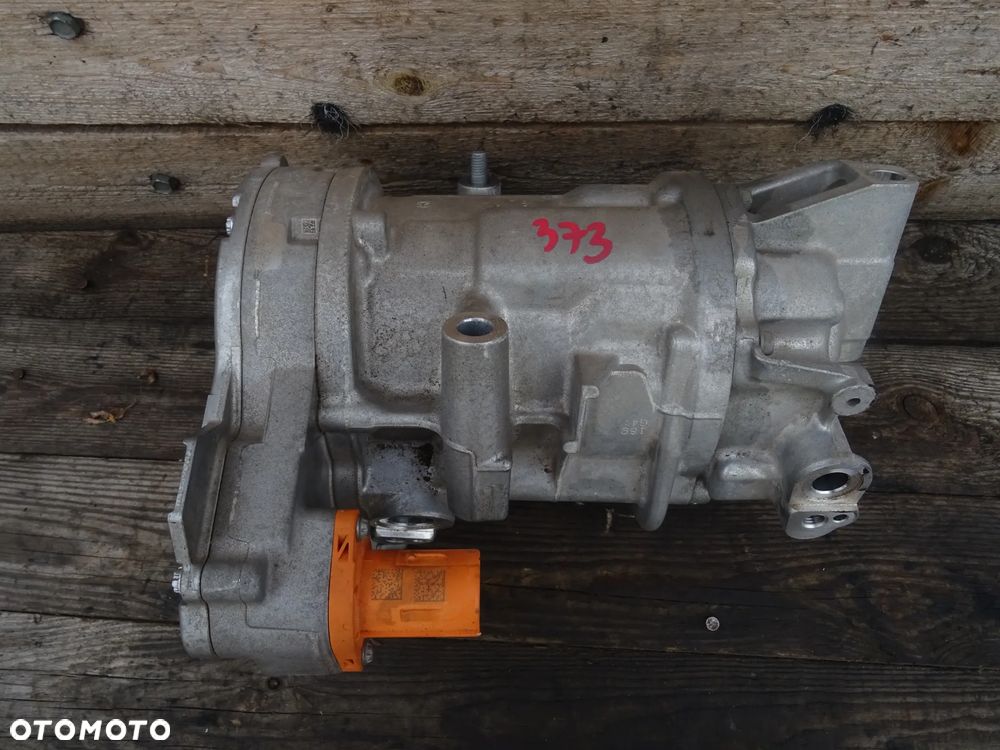 SPRĘŻARKA KLIMATYZACJI KOMPRESOR A0008305304 Mercedes-Benz W206 W254 2.0CDI - 1